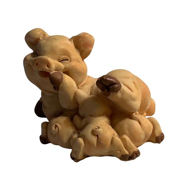 Mama Pig Resin Figure with 3 Piglets Nursing 1994 Signed J.C. - Picture 1 of 7